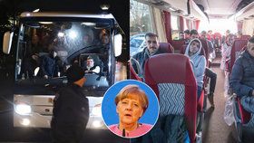 Autobus s uprchlíky pro německou kancléřku dorazil do Berlína. Uprchlíci se ale pak vydali zpět do Bavorska.