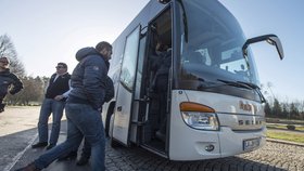 Autobus s uprchlíky pro německou kancléřku: Merkelové je poslal bavorský radní.