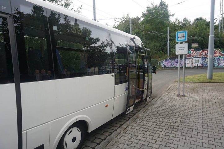 Na Výsluní v Plzni zajíždí nová autobusová linka.