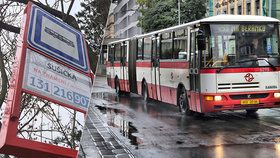 Praha: Všechny autobusové zastávky na znamení? Zkrátili bychom tím intervaly, hájí nápad Ropid