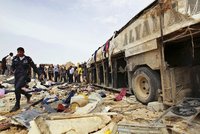 V Jordánsku havaroval autobus s poutníky: Zahynulo 14 cestujících a řidič