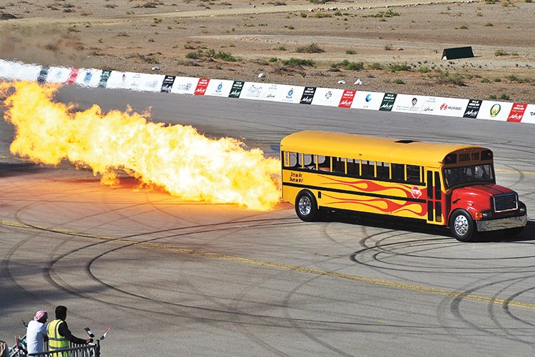 NEJrychlejší autobus to vytáhne na 590 km/h