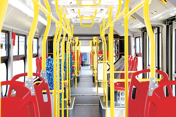 Nejdelší autobus měří 27 metrů - to je hodně sedaček!