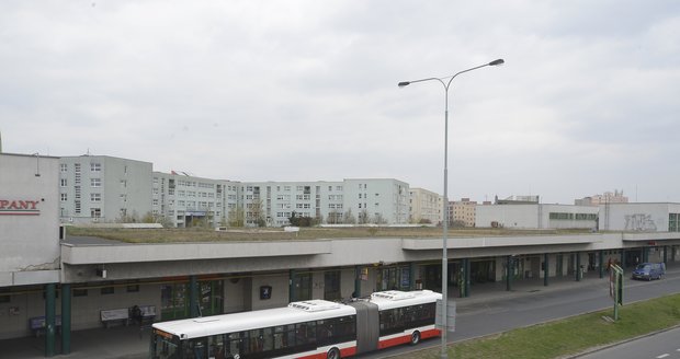 Takto v současnosti vypadá autobusový terminál na Černém Mostě.