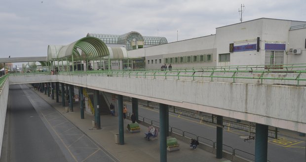 Takto v současnosti vypadá autobusový terminál na Černém Mostě.