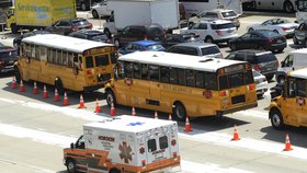 V tunelu mezi New Yorkem a Jersey se srazily autobusy