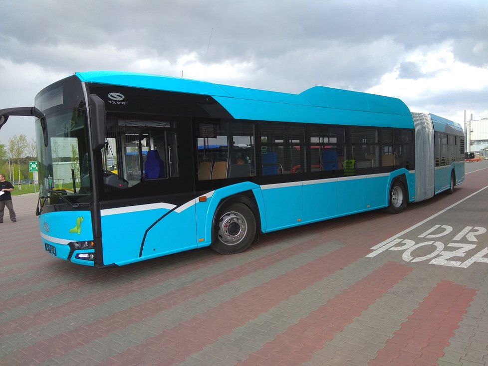 Úbytek počtu cestujících v pravidelné autobusové dopravě pokračuje i letos, v prvním čtvrtletí v ní cestovalo 75,9 milionu lidí, meziročně o 3,5 milionu méně.