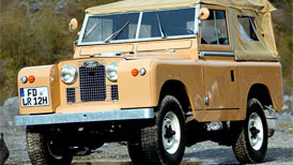 Land Rover – zdatný šedesátník (1. díl)