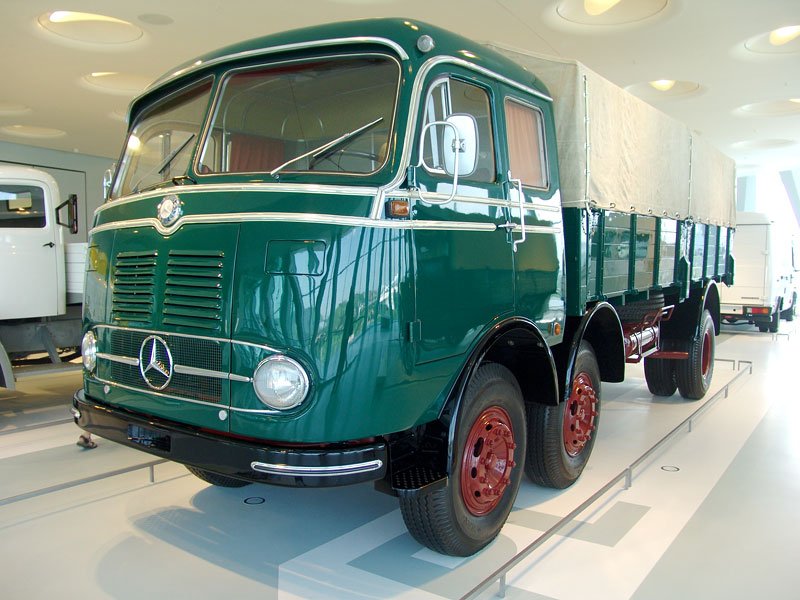 Mercedes-Benz SE