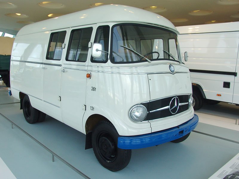 Mercedes-Benz SE