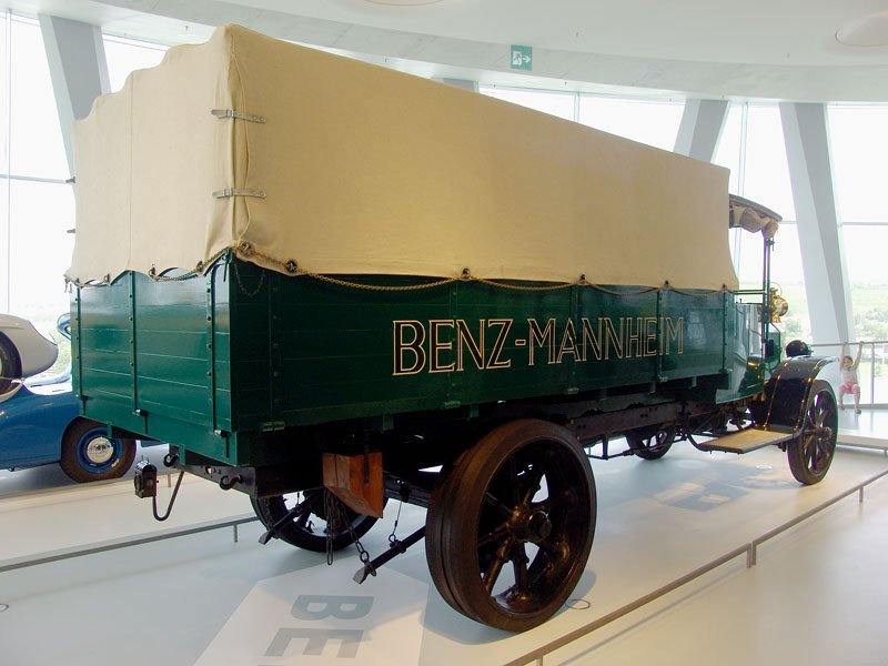 Mercedes-Benz SE