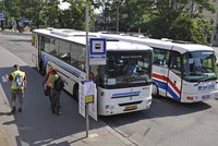 Nedostanete se kvůli stávce autobusáků do práce? Na náhradu mzdy nemáte nárok