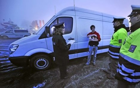 Policisté jsou při kontrolách neúprosní.