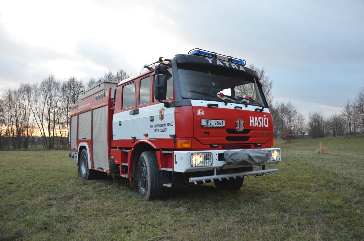 Tatra 815, model z roku 2006 4×4 Terrno coby cisternová automobilová stříkačka slouží třeba hasičům z Touškova.