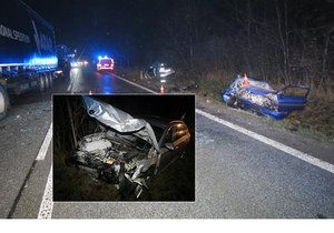 U Lochenic na Královéhradecku došlo k vážné nehodě pěti vozidel.