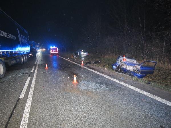 U Lochenic na Královéhradecku došlo k vážné nehodě pěti vozidel.