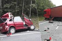 Dálnici D6 uzavřela tragická nehoda: Řidič osobáku zemřel po srážce s kamionem
