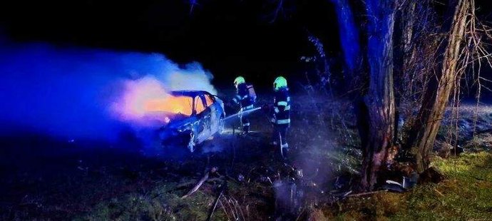 Děsivé fotografie přímo z místa nehody poskytla policie