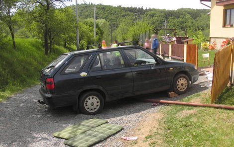 Tohle auto stálo původně ve dvoře...