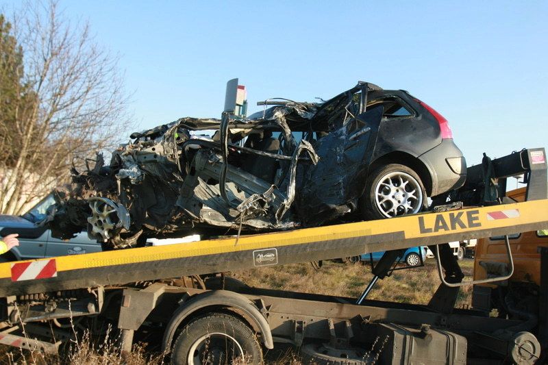 Hrůzná autonehoda: Mladík za šílenou rychlost zaplatil životem.