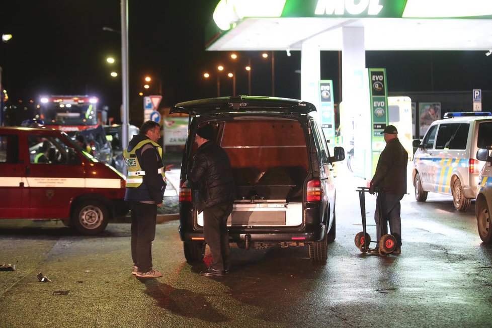 Tragická dopravní nehoda na benzince na dálnici D5