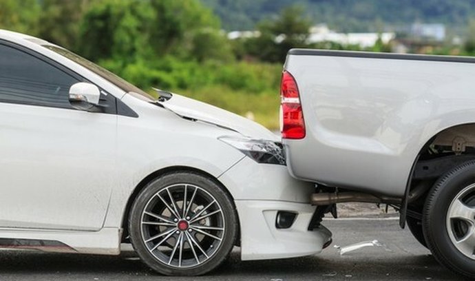 Pojištění při autonehodě: Jak získat nejvýhodnější podmínky opravy auta