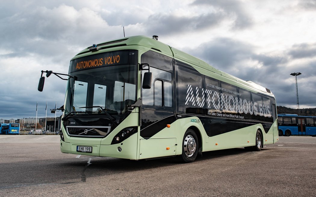 Autonomní autobus Volvo