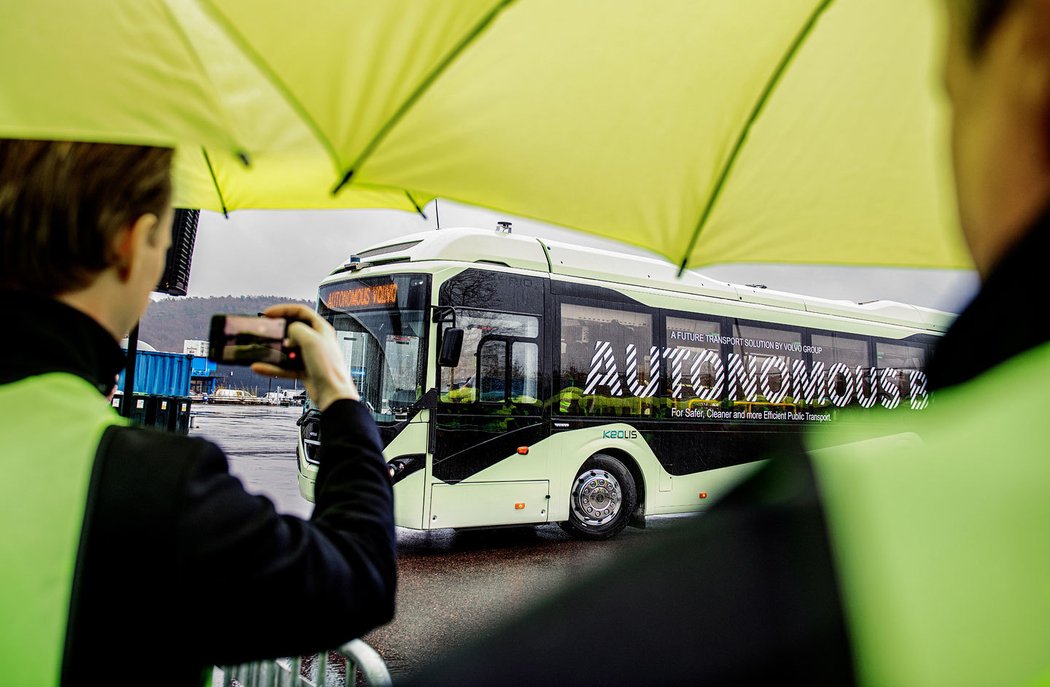 Autonomní autobus Volvo