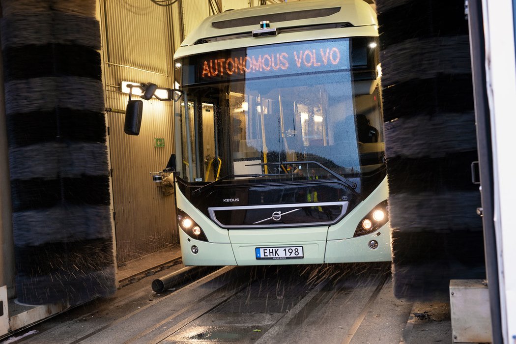 Autonomní autobus Volvo