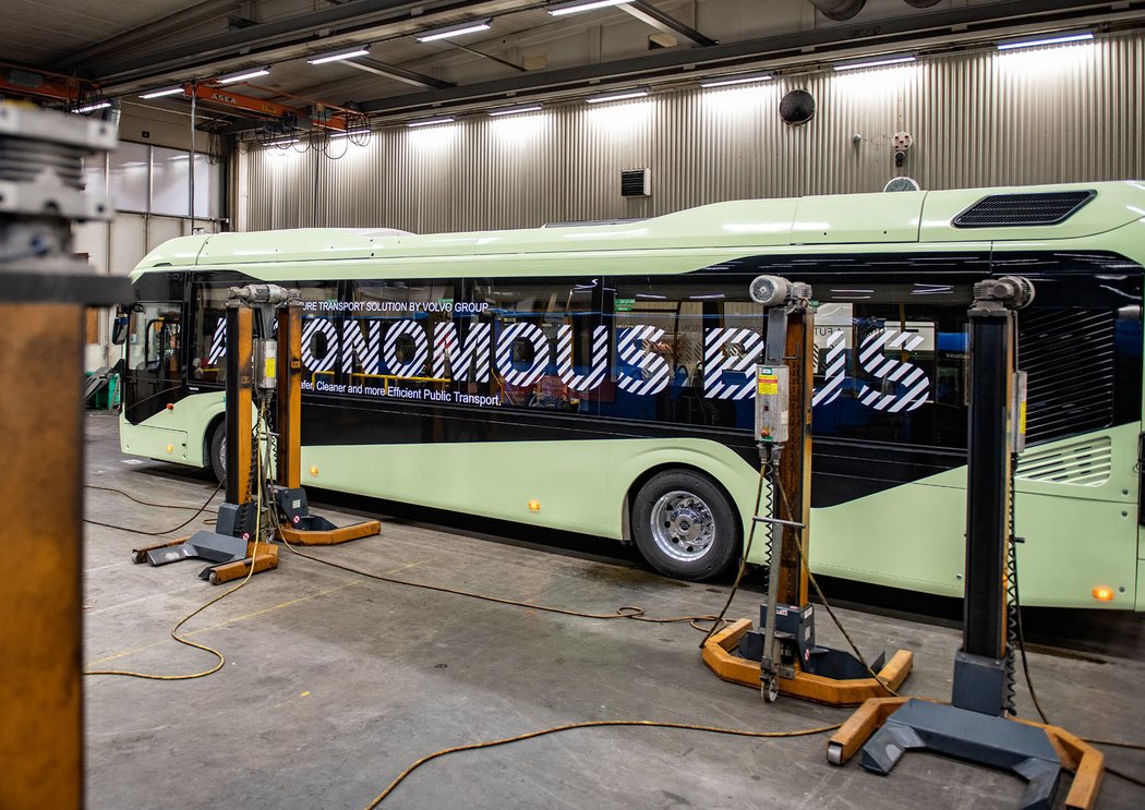 Autonomní autobus Volvo