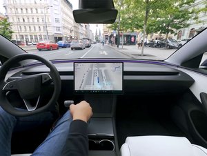 Letní test FSD v Belgii ukázal problémy s dodržováním rychlostního limitu