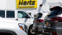 Autopůjčovna Hertz Global Holdings si objednala 100 tisíc vozů Tesla