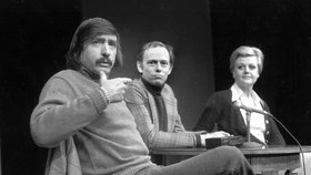 Edward Albee v divadle připomínkuje svou hru.