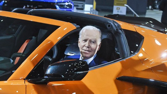 V Detroitu začal autosalon, na zahájení přijel i prezident Joe Biden
