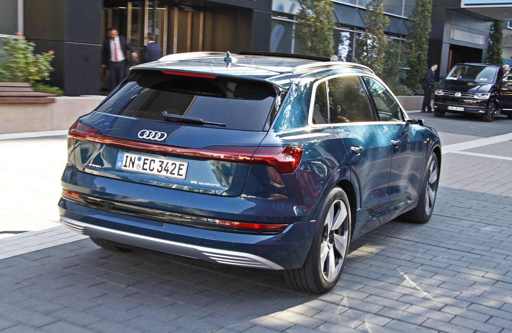 Audi e-tron