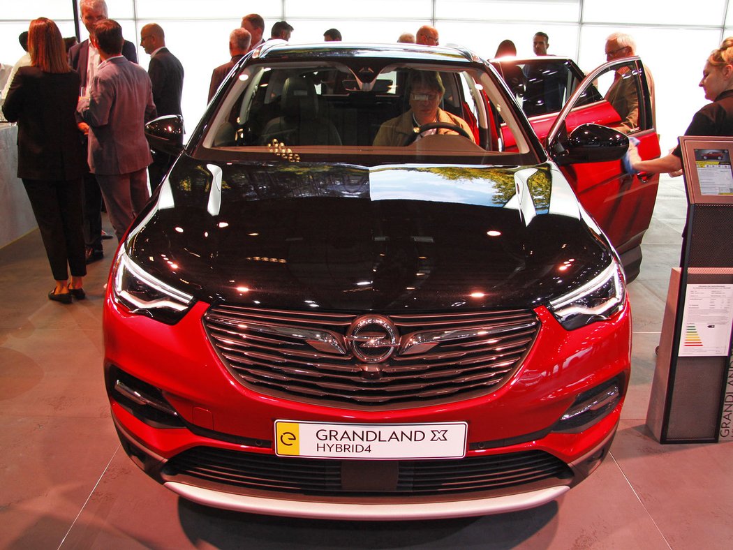 Opel Grandland X Hybrid4