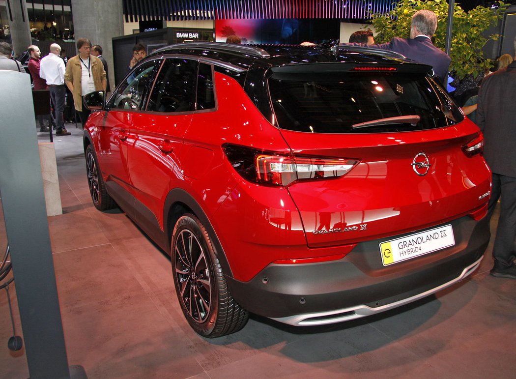 Opel Grandland X Hybrid4