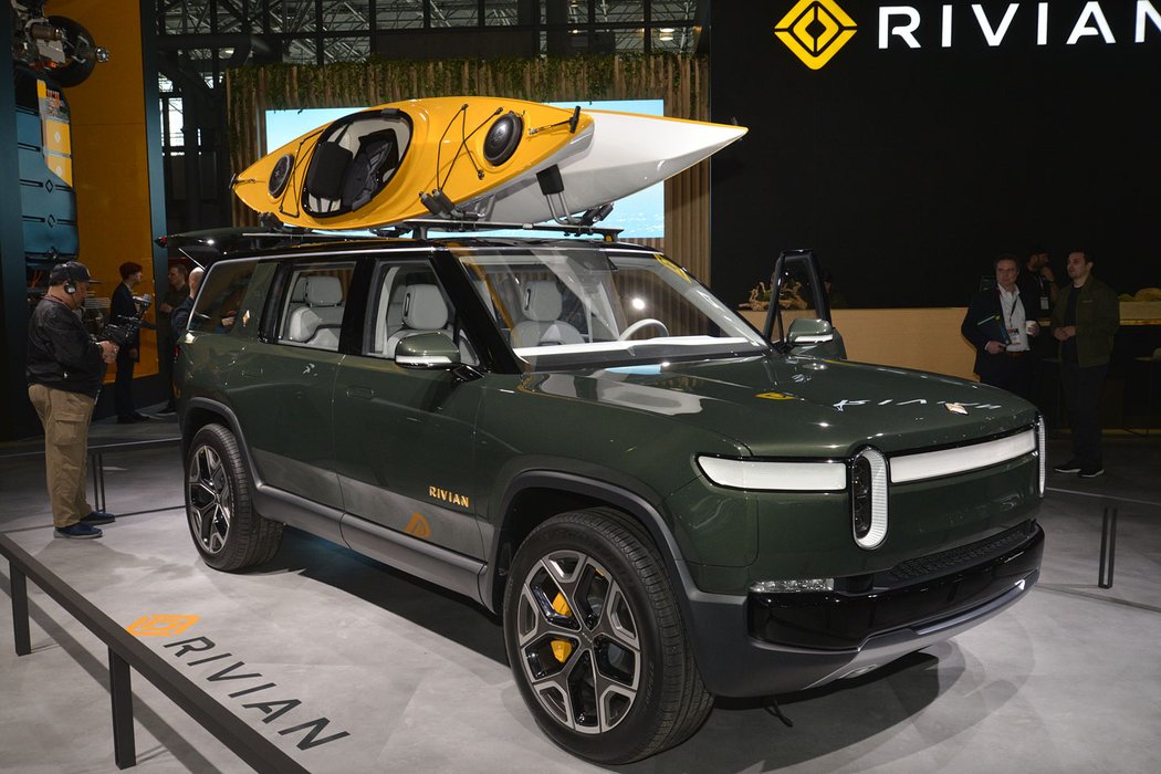 Rivian R1S