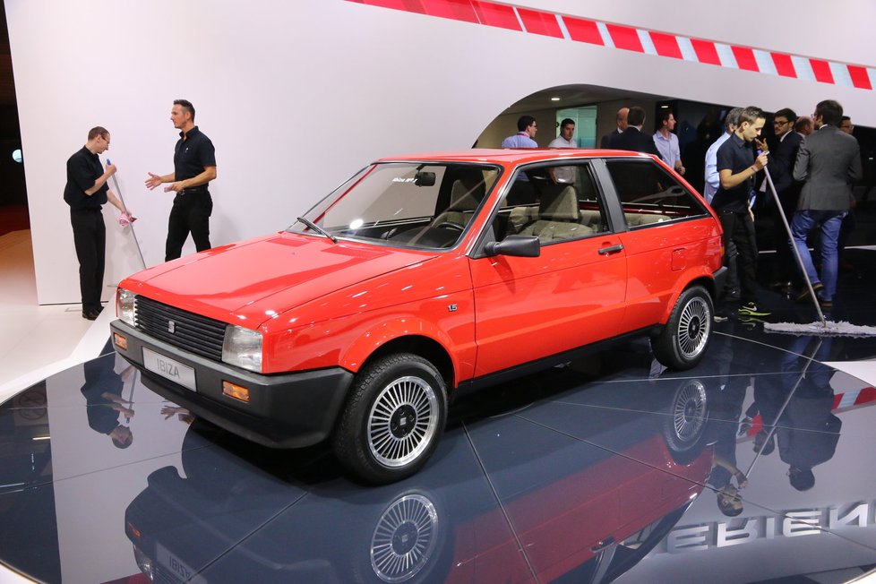 Autosalon Paříž 2014 den druhý