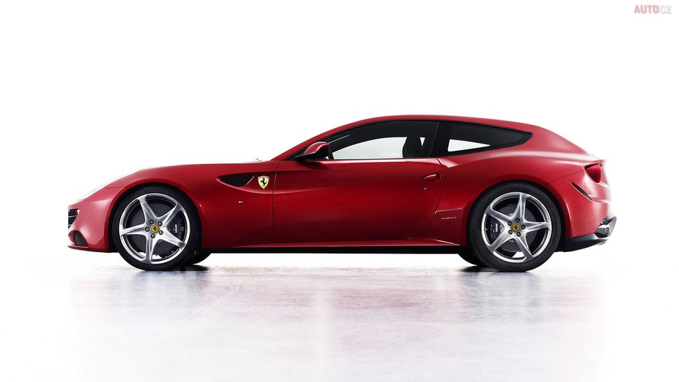 Ferrari FF  Toto je malá revoluce. Ferrari ukáže nový model s karoserií kombi a pohonem všech kol.
