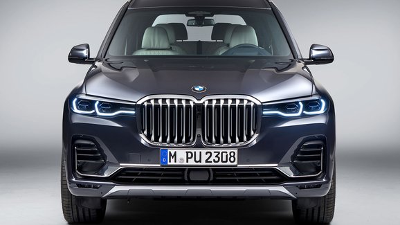 BMW i nadále obhajuje svůj nový design, u zákazníků prý slaví úspěch