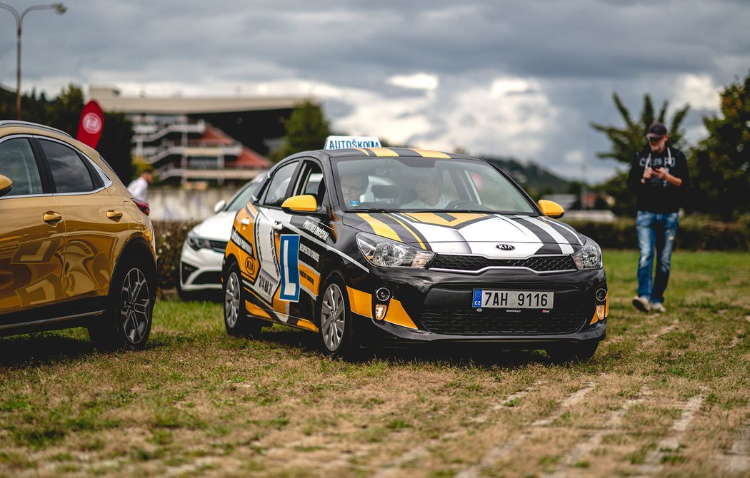 Návrat do autoškoly: Skutečně dnes může za volant každý?