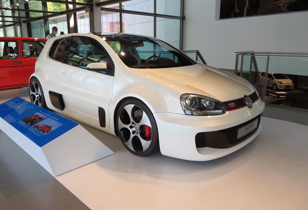 Volkswagen Golf GTI W12