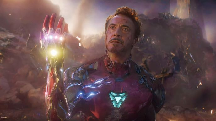 Avengers: Endgame (2019): Hrozivé události způsobené Thanosem, který vyhladil polovinu života ve vesmíru a silně oslabil Avengers, vedou zbylé superhrdiny k tomu, aby ve strhujícím finále 22 filmů studia Marvel zvaném Avengers: Endgame sebrali poslední síly a pokusili se vrátit úder. Avengers: Endgame (2019): Hrozivé události způsobené Thanosem, který vyhladil polovinu života ve vesmíru a silně oslabil Avengers, vedou zbylé superhrdiny k tomu, aby ve strhujícím finále 22 filmů studia Marvel zvaném Avengers: Endgame sebrali poslední síly a pokusili se vrátit úder.