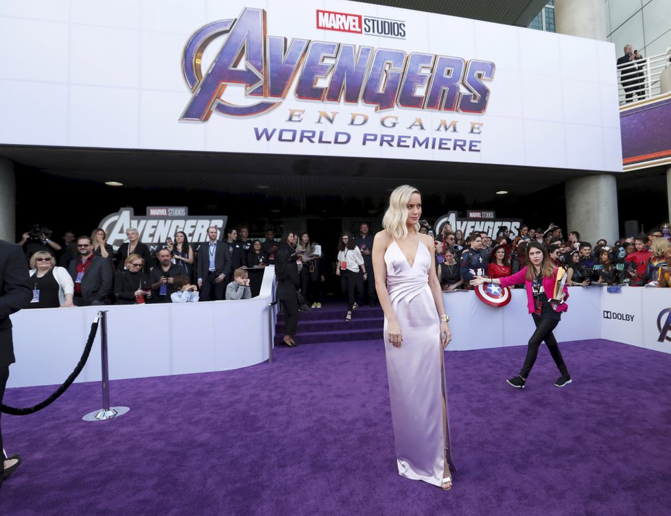 Herečka Brie Larson hraje v Avengerech Captain Marvel.
