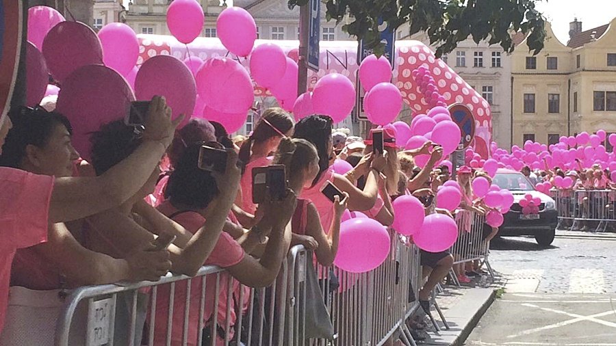 Avon Pochod 2018 - Prahu zaplavila růžová