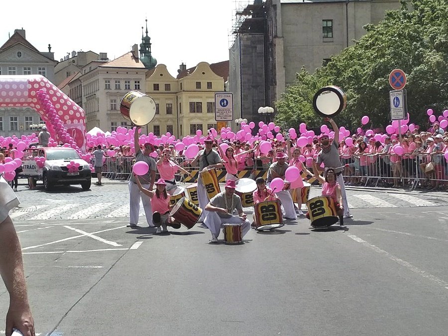 Avon Pochod 2018 - Prahu zaplavila růžová