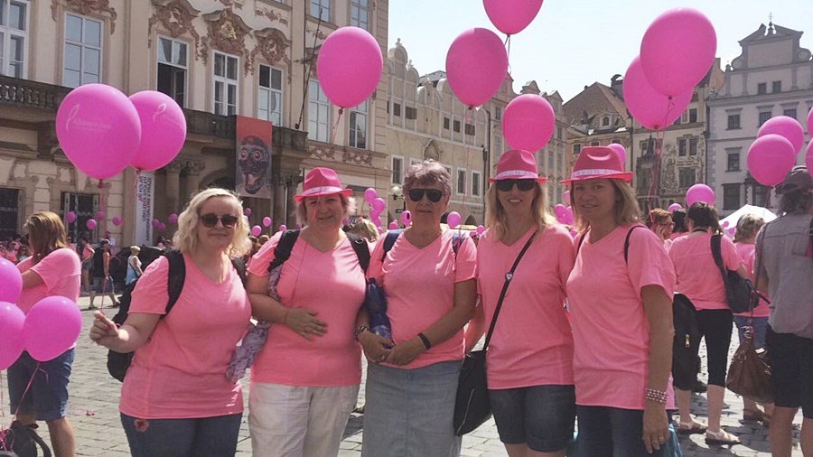 Tisíce lidí přišly podpořit boj s rakovinou prsu