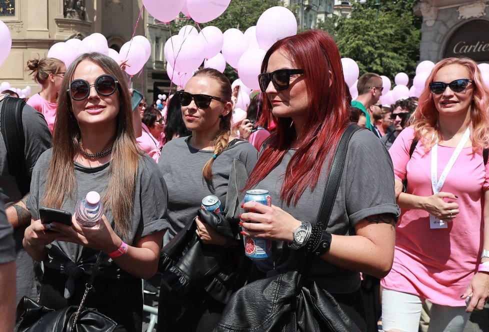 Na pochodu proti rakovině se objevilo mnoho známých tváří.