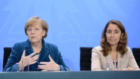 Německá kancléřka Angela Merkelová a zmocněnkyně pro migraci a integraci uprchlíků Aydan Özoguzová